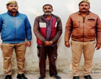 लखीमपुर खीरी : थाना गोला पुलिस ने 01 नफर वारण्टी अभियुक्त मशहा उर्फ ओम प्रकाश को किया गिरफ्तार