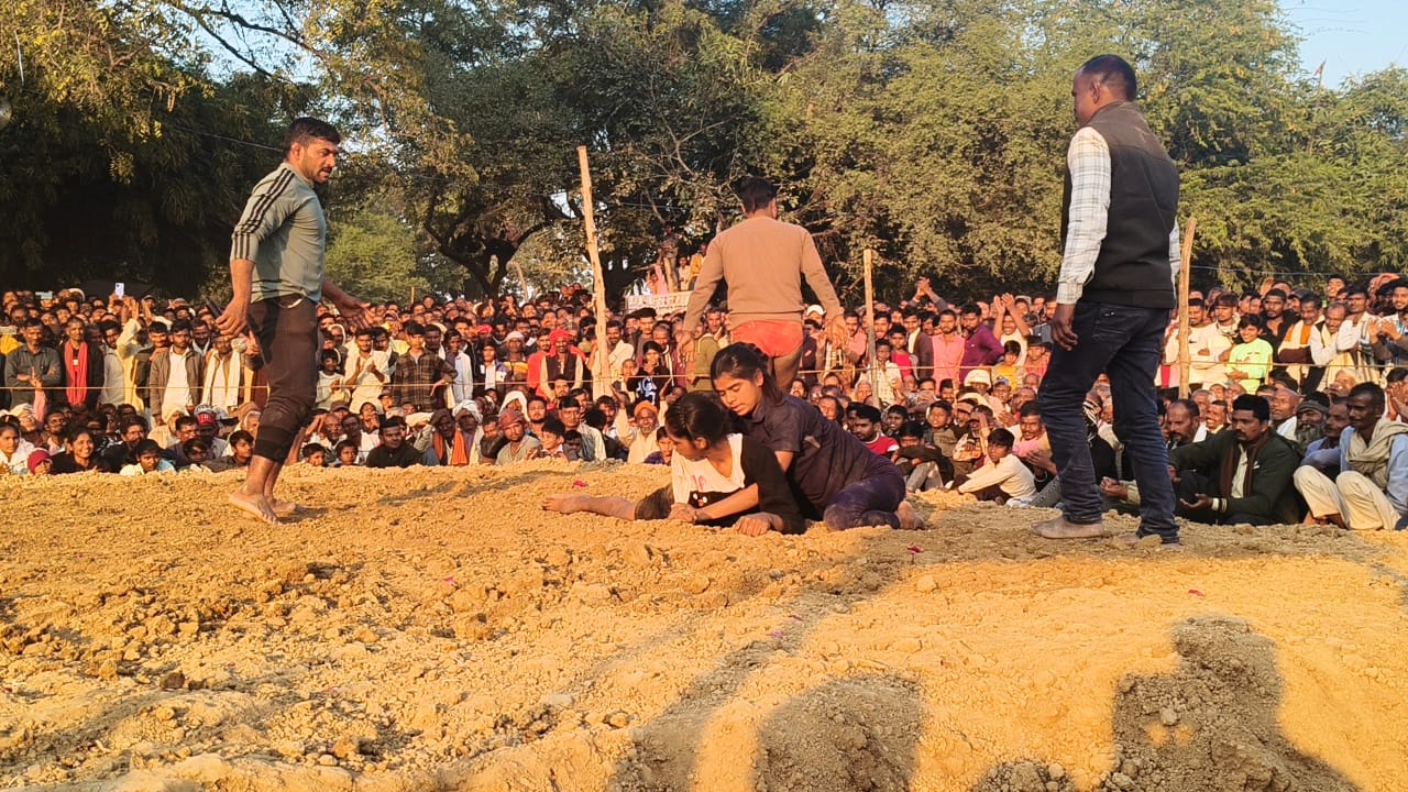 बांदा-मवई बुजुर्ग गांव में दो दिवसीय विराट दंगल व मेले का आयोजन हुआ संपन्न