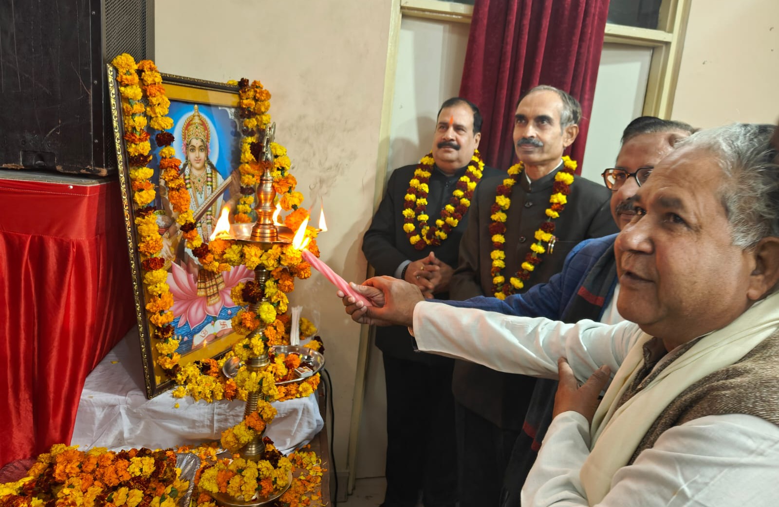 लखनऊ: सीआईडी आईजी व वरिष्ठ साहित्यकार अखिलेश निगम ने किया 133 पत्रकारों का सम्मान, पेजा के 27वें अधिवेशन का भव्य आयोजन
