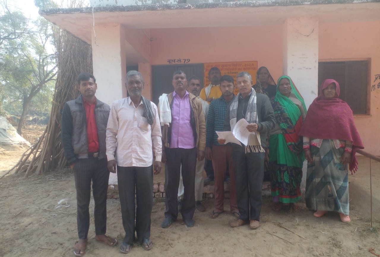 फर्रुखाबाद में मतदाता सूची पुनरीक्षण अभियान तेज, बूथों पर पढ़कर सुनाई जा रही आलेख्य मतदाता सूची
