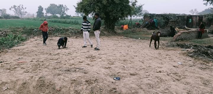 फर्रुखाबाद: राशन दुकान निर्माण को लेकर ग्राम कक्योली में विवाद, जिलाधिकारी से की गई शिकायत