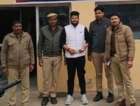 फर्रुखाबाद:कादरीगेट पुलिस की बड़ी कार्रवाई: अवैध तमंचा व कारतूसों सहित अभियुक्त गिरफ्तार।