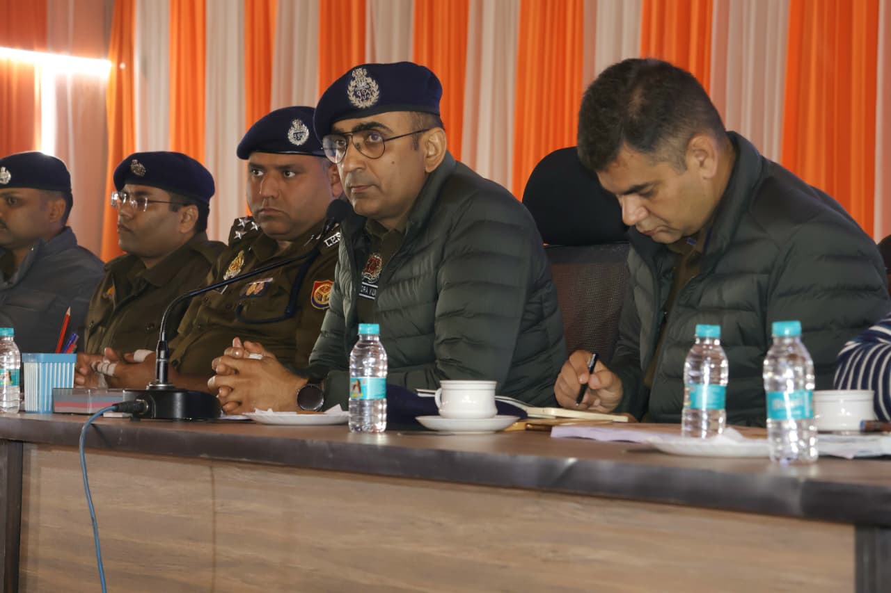 प्रयागराज, माघ मेला–2026 : माघी पूर्णिमा स्नान पर्व एवं कल्पवासियों की सकुशल वापसी के दृष्टिगत पुलिस आयुक्त की अध्यक्षता में ब्रीफिंग