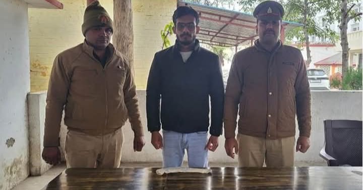 लखीमपुर खीरी : थाना गोला पुलिस ने 01 नफर अभियुक्त को अवैध तमंचा,जिंदा कारतूस व खोखा कारतूस  सहित किया गिरफ्तार