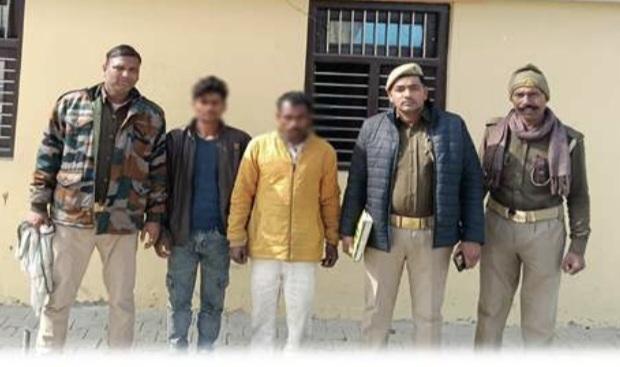 फर्रुखाबाद: थाना कम्पिल पुलिस की बड़ी कार्रवाई, दो अभियुक्त अवैध तमंचा व कारतूस सहित गिरफ्तार