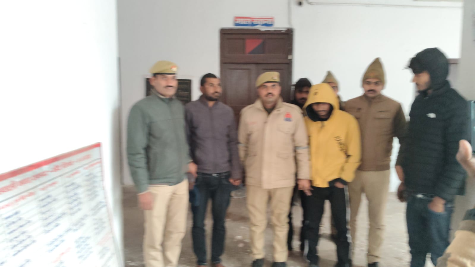 बाँदा - जनपद पुलिस व एसओजी टीम को मिली बड़ी सफलता अंतर्जनपदीय चोर गिरोह के 4सदस्यों को किया गिरफ्तार