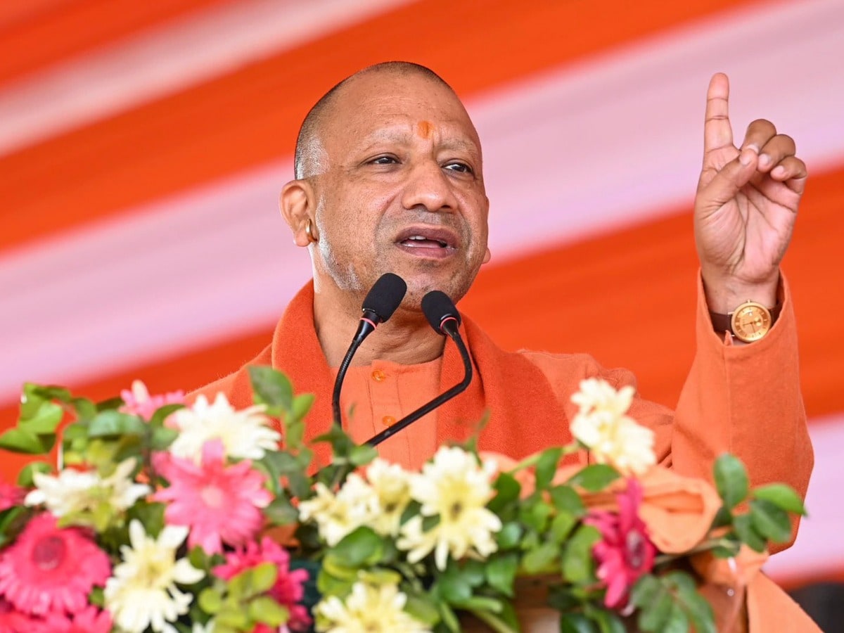 गोरखपुर:स्मार्टफोन बच्चों का बचपन छीन रहा है, मुख्यमंत्री योगी की चेतावनी पर गंभीर मंथन जरूरी
