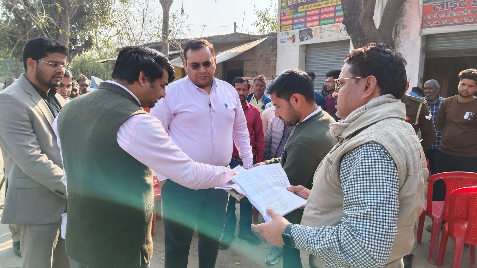 कासगंज :जिलाधिकारी ने किया औचक निरीक्षण