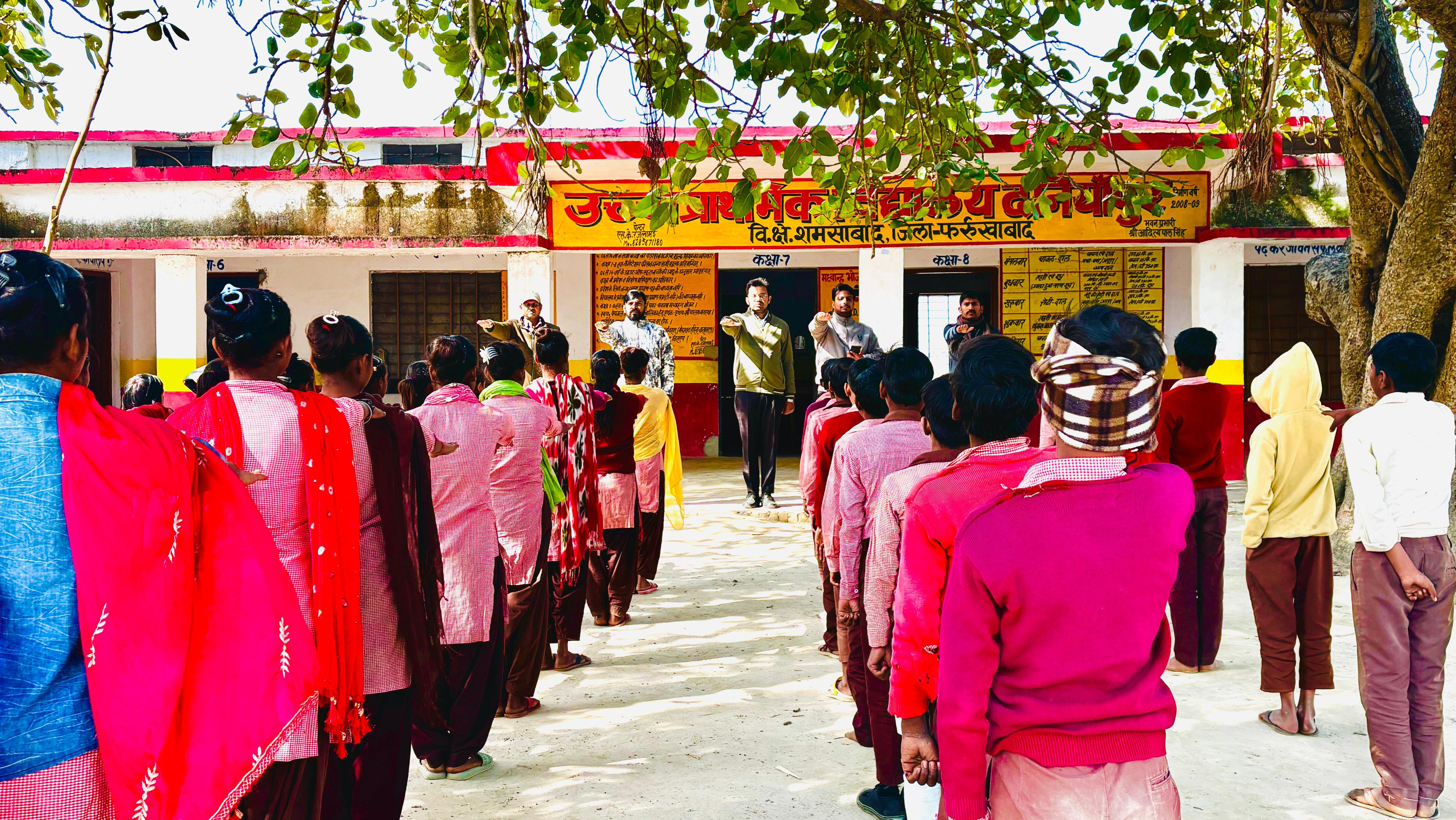 फर्रुखाबाद:सड़क सुरक्षा जागरूकता अभियान: विद्यार्थियों को यातायात नियमों की दी गई विस्तृत जानकारी