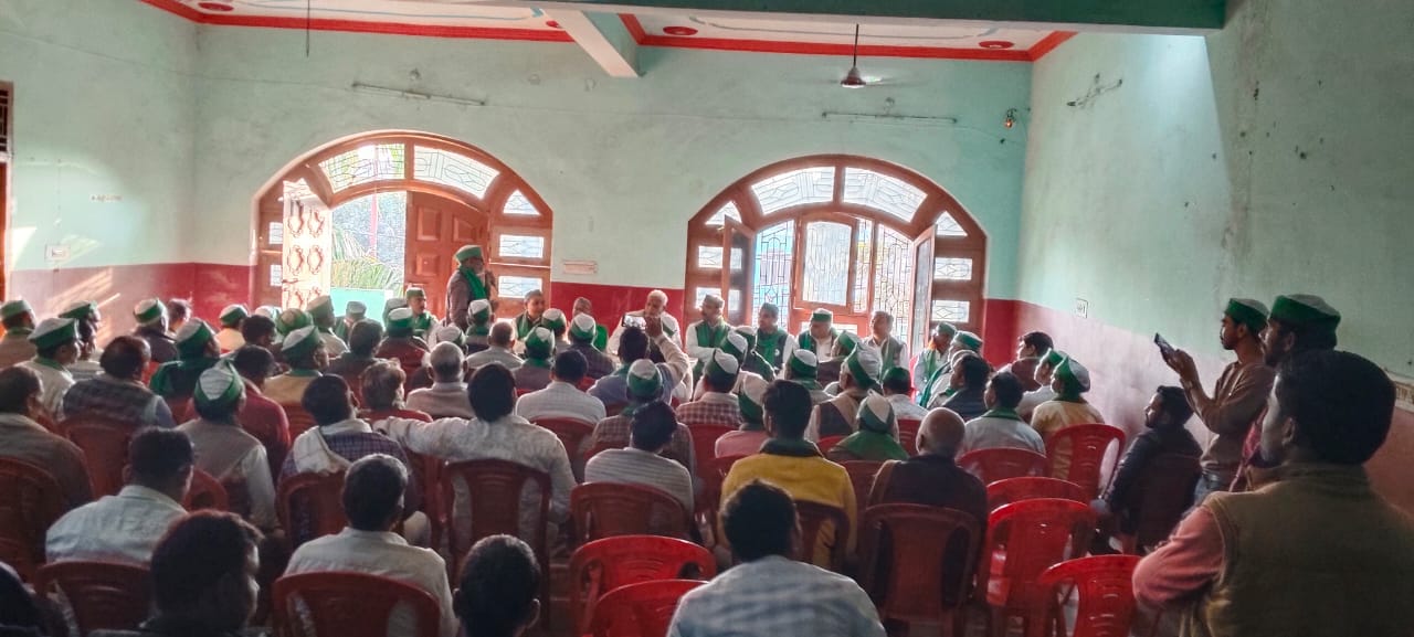 फर्रुखाबाद:लिंक एक्सप्रेसवे के भूमि अधिग्रहण पर किसानों की हुंकार: “बिना मर्जी जमीन नहीं ले सकता कोई” — राजपाल शर्मा