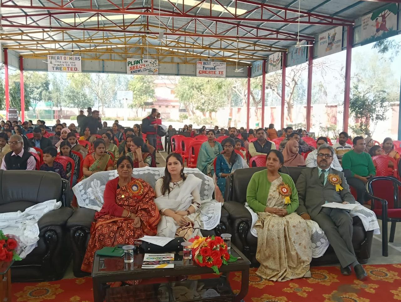 फर्रुखाबाद: सी.पी. इंटरनेशनल स्कूल में सड़क सुरक्षा को लेकर जागरूकता कार्यक्रम, दिलाई गई शपथ