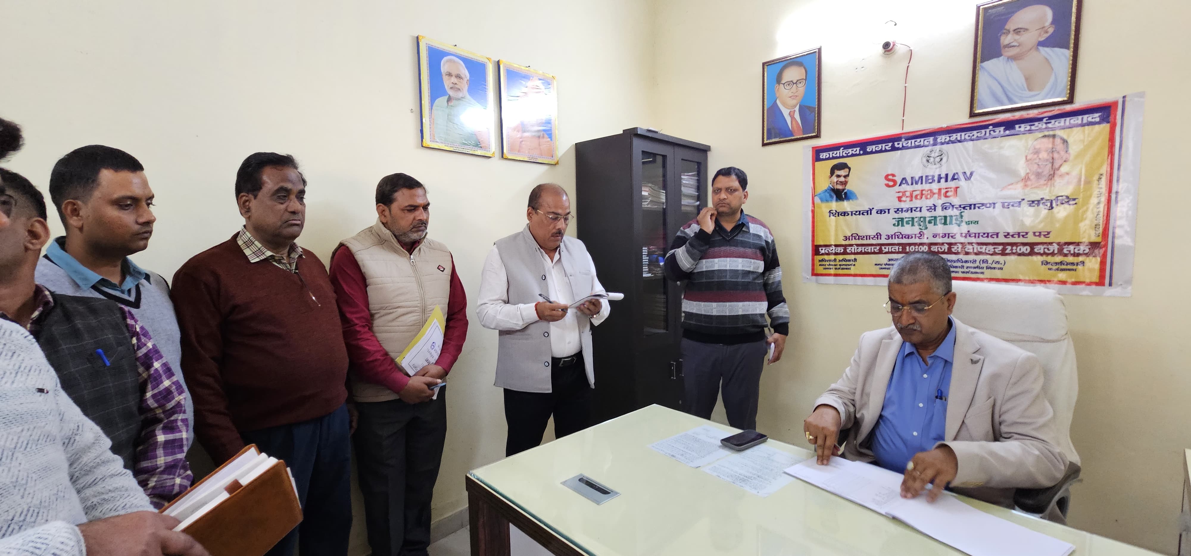 फर्रुखाबाद:नगर पंचायत कमालगंज का जिलाधिकारी ने किया निरीक्षण, कार्यों को समयसीमा में पूर्ण करने के निर्देश