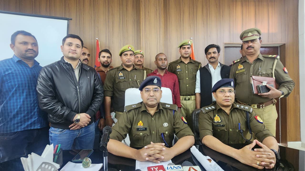 फर्रुखाबाद:उ.प्र.पुलिस की बड़ी कार्रवाई: पिता की हत्या में पुत्र गिरफ्तार, आला कत्ल बरामद।