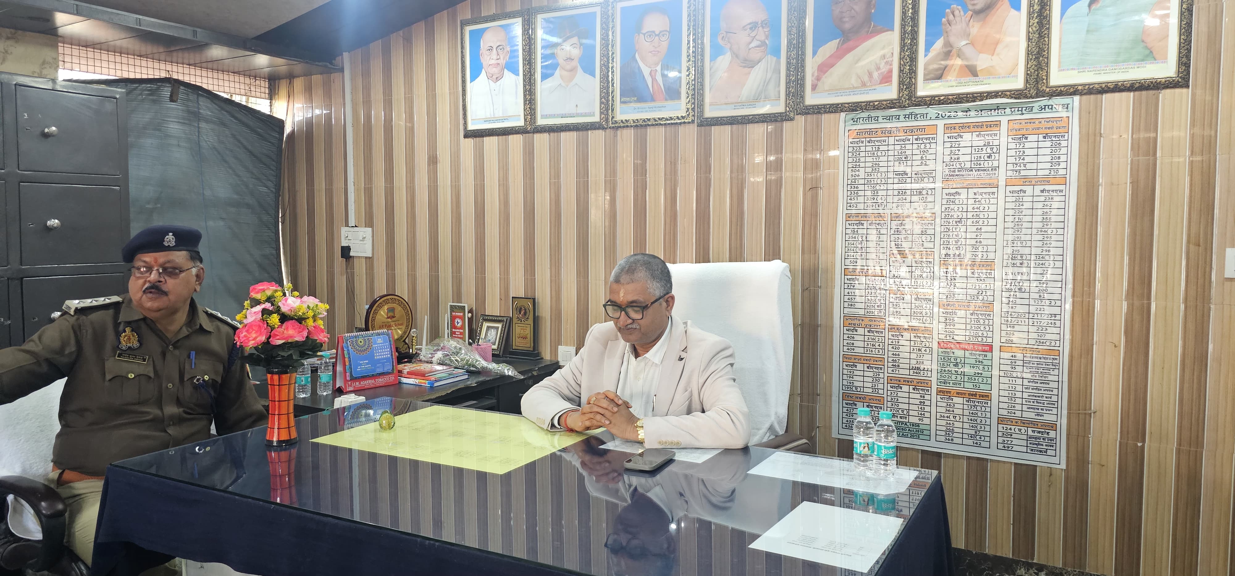 फर्रुखाबाद: जिलाधिकारी डॉ० आशुतोष कुमार द्विवेदी ने थाना कायमगंज का किया औचक निरीक्षण, लंबित प्रकरणों के शीघ्र निस्तारण के दिए निर्देश