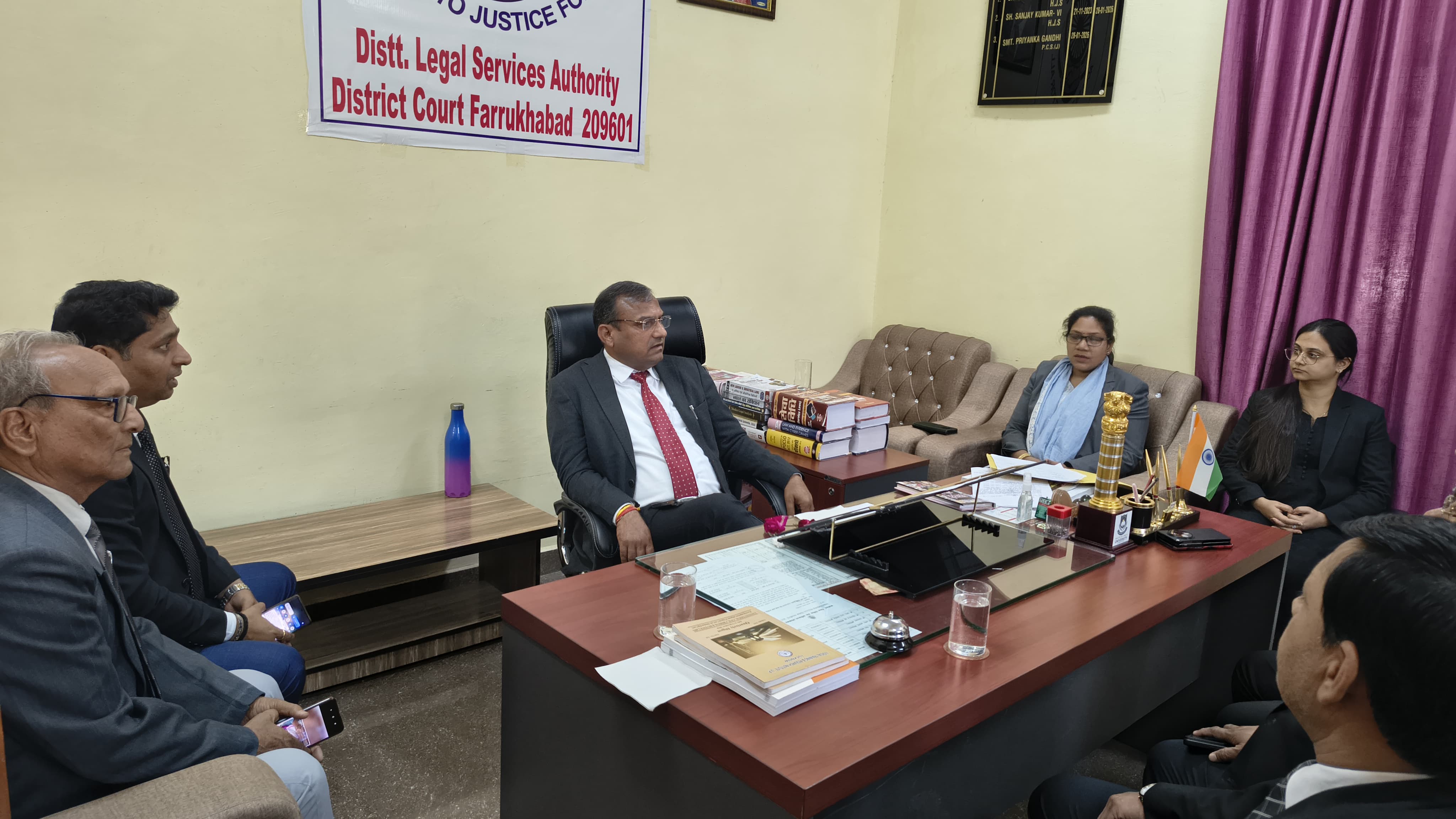 फर्रुखाबाद:जिला विधिक सेवा प्राधिकरण, जिले में राष्ट्रीय लोक अदालत की तैयारी बैठक सम्पन्न