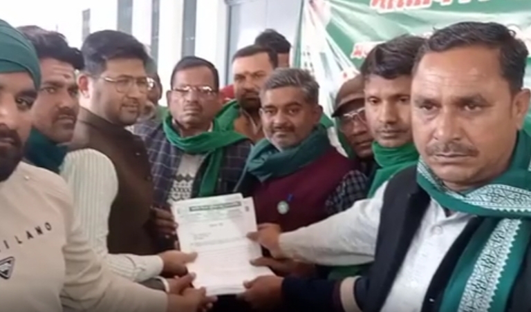 पीलीभीत: तहसीलदार के आश्वासन पर भाकियू (भानु)का धरना समाप्त।