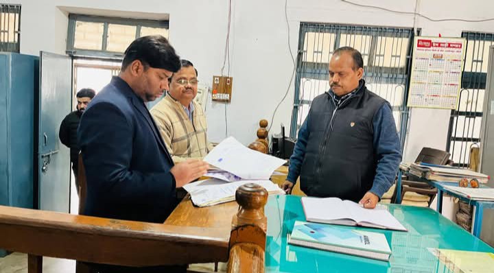 लखीमपुर खीरी : धौरहरा तहसील में एडीएम का औचक निरीक्षण, अभिलेख रख-रखाव पर जताई नाराजगी