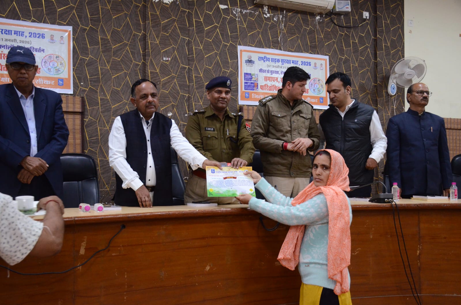 सीकर:कमूल एक सहारा एनजीओ सड़क सुरक्षा अभियान में जिला स्तर पर सम्मानित