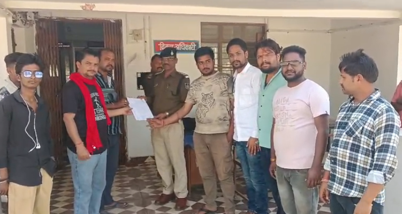 उमरिया:गाय को कुल्हाड़ी से मार घायल करने पर गुस्साए बजरंग दल वाले