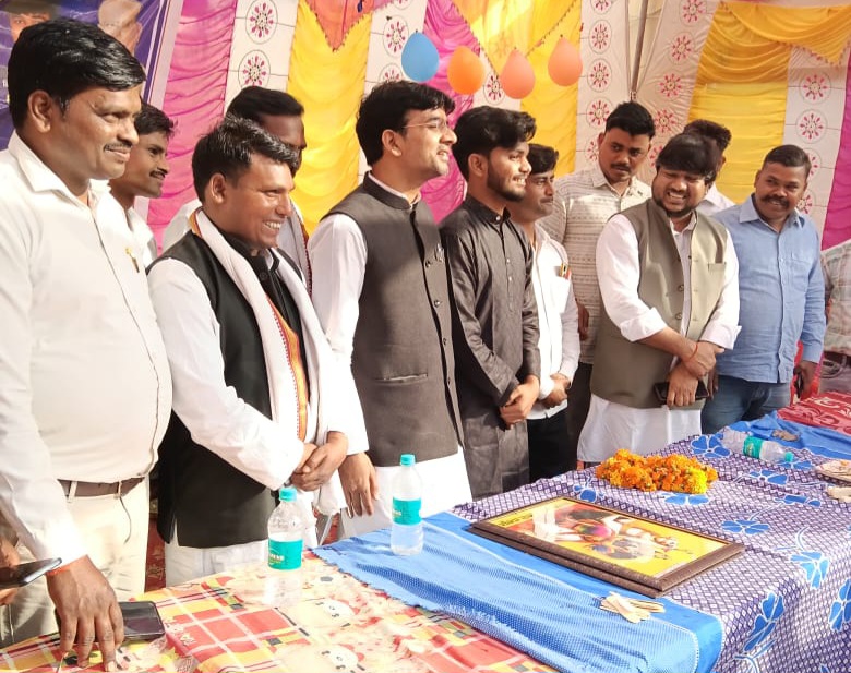 फर्रुखाबाद में सम्राट अशोक जयंती, कांशीराम जयंती व वीरांगना अवंतीबाई लोधी की पुण्यतिथि एक मंच पर मनाई गई