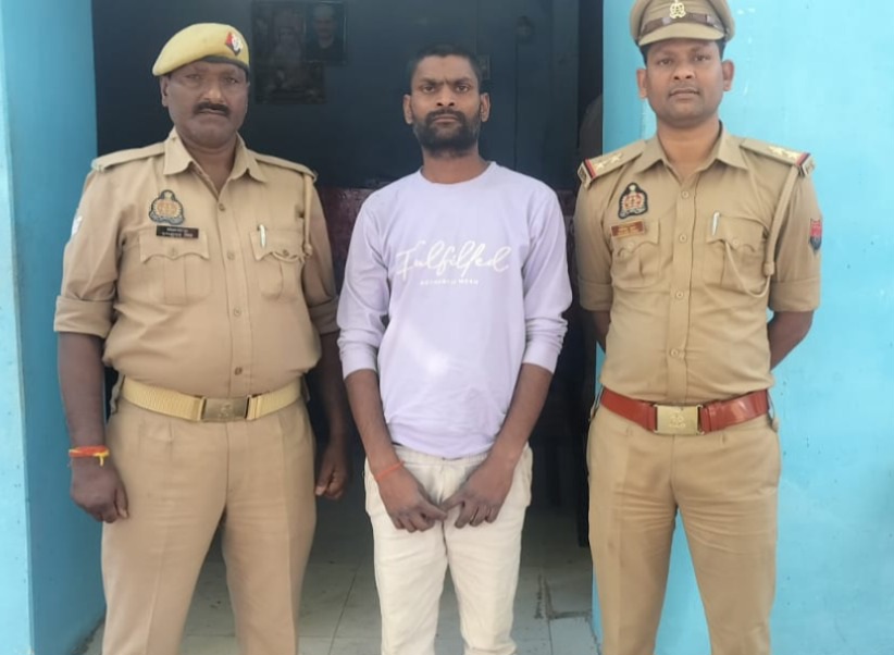 फर्रुखाबाद: दहेज प्रताड़ना मामले में वांछित अभियुक्त गिरफ्तार, कमालगंज पुलिस की कार्रवाई