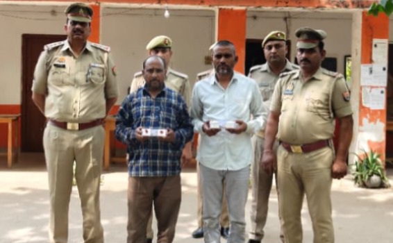 फर्रुखाबाद: कायमगंज पुलिस की बड़ी कार्रवाई, चोरी के मामले में 2 शातिर अभियुक्त गिरफ्तार, माल बरामद।