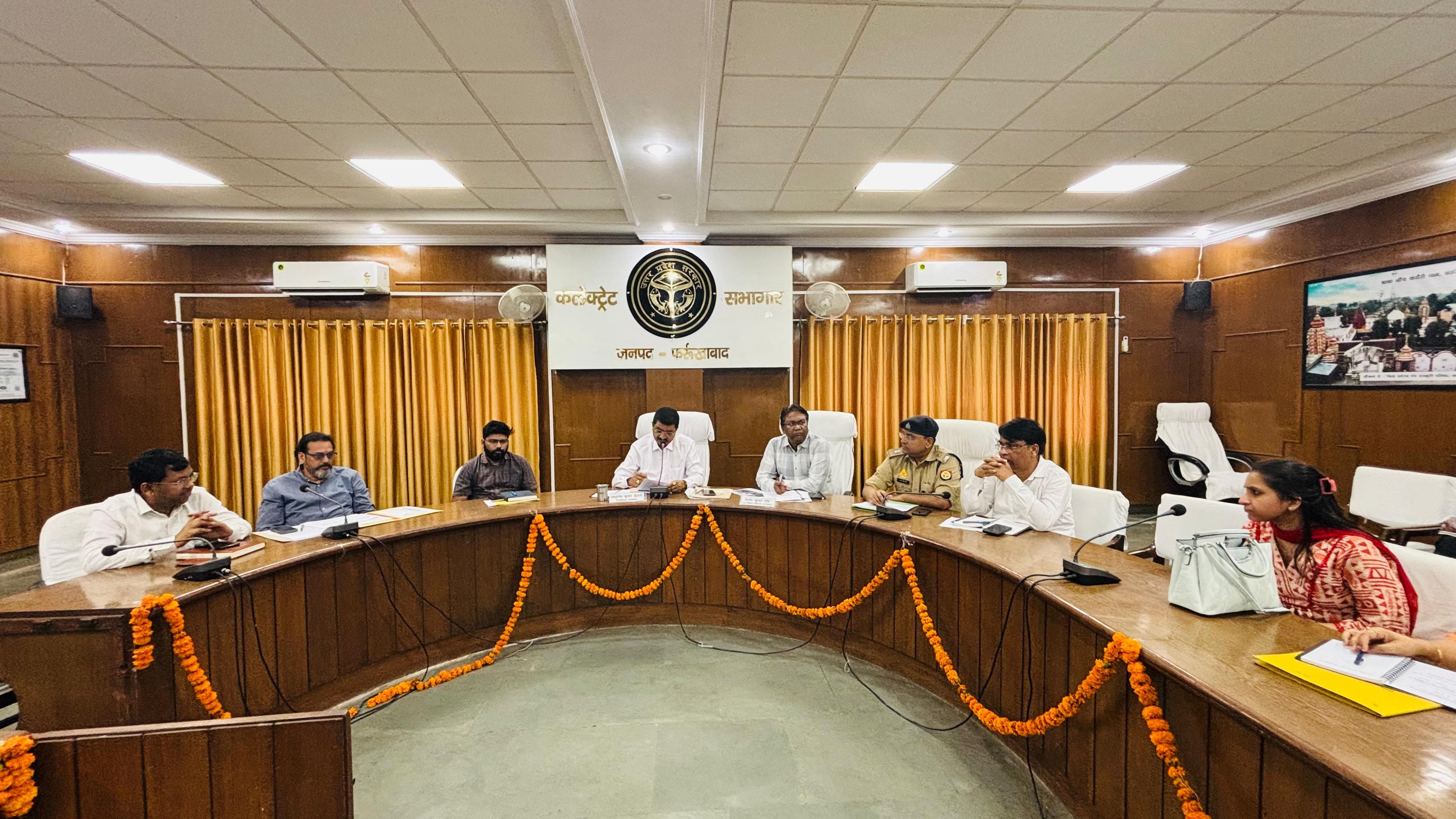 फर्रुखाबाद: अप्रैल में विशेष संचारी रोग नियंत्रण अभियान को लेकर डीएम सख्त, लापरवाही पर चेतावनी