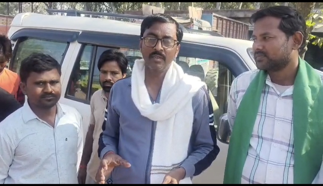 फर्रुखाबाद: सातनपुर आलू मंडी में किसानों के साथ हो रही लूट पर भड़के अजय कटियार, आंदोलन की चेतावनी