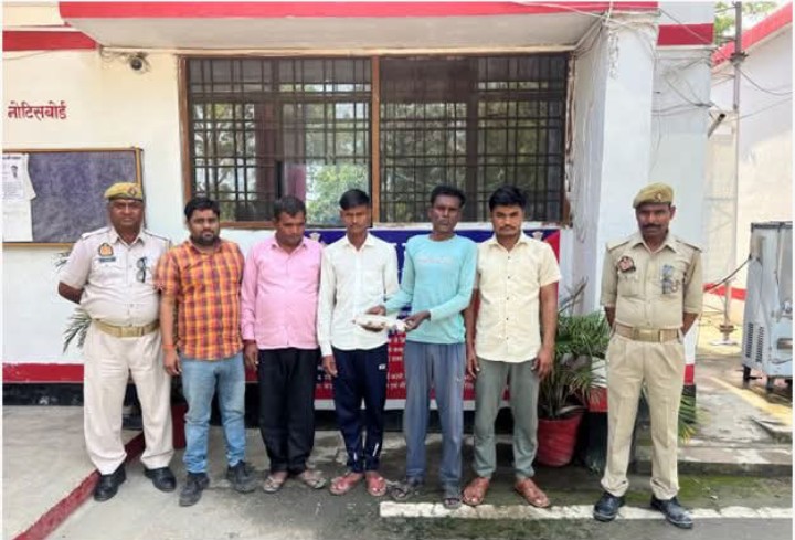 लखीमपुर खीरी : हैदराबाद पुलिस ने हत्या के अभियोग में वांछित 04 अभियुक्तों को किया गिरफ्तार