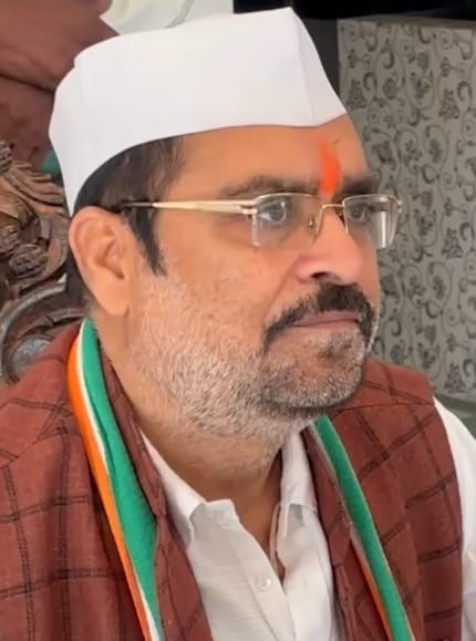बांदा : जिला कांग्रेस कमेटी अध्यक्ष राजेश दीक्षित ने जिलाधिकारी  को मांग पत्र प्रेषित करते हुए शहर के मध्य स्थित राइफल क्लब खेल मैदान में लगने वाली प्रदर्शनी को तत्काल प्रभाव से रोके जाने की मांग की