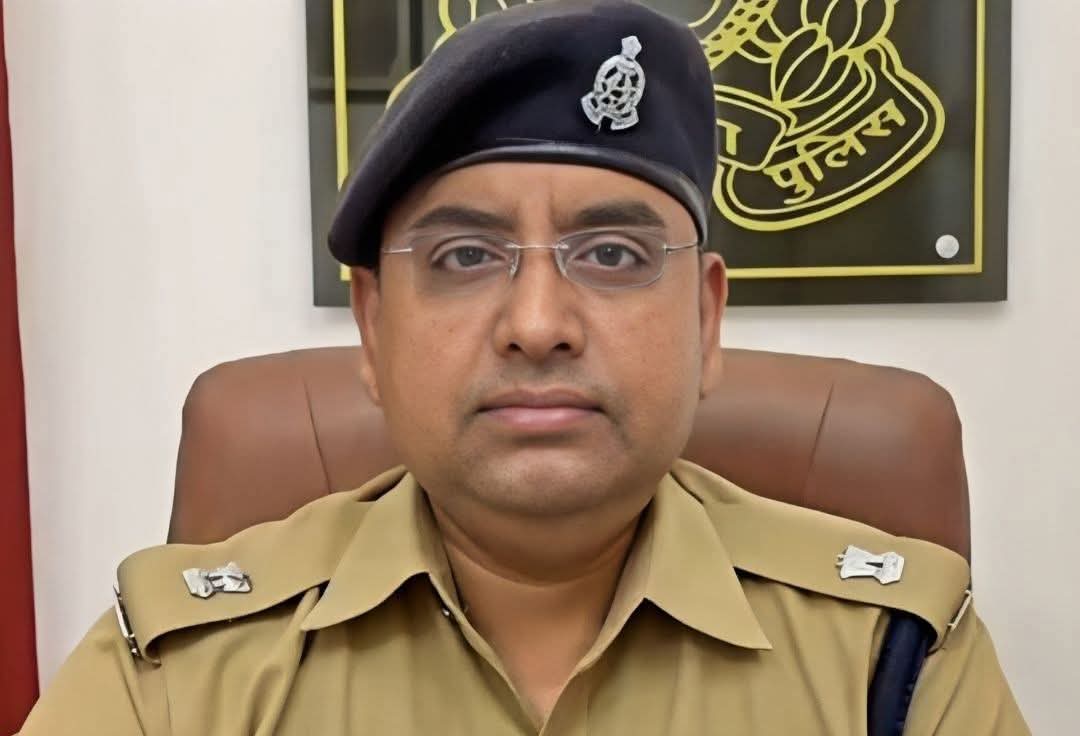 फर्रुखाबाद: अपर पुलिस अधीक्षक का तबादला, अरुण कुमार सिंह लखनऊ स्थानांतरित, गिरीश कुमार सिंह को मिली जिम्मेदारी।