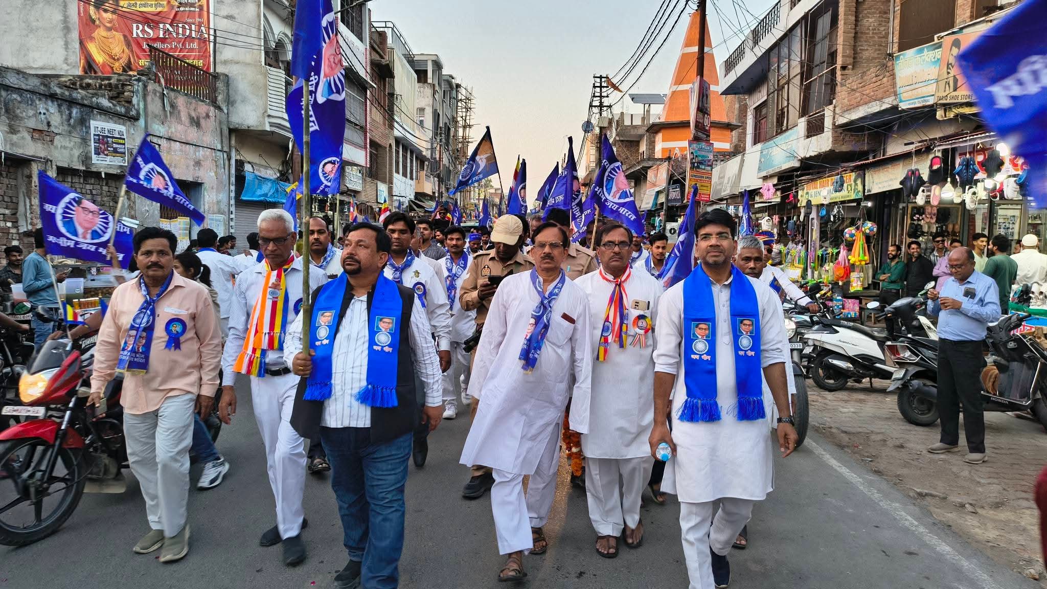 फर्रुखाबाद: बाबा साहेब डॉ. भीमराव अंबेडकर जयंती पर जिले में ऐतिहासिक रैली, सामाजिक न्याय का दिया संदेश।