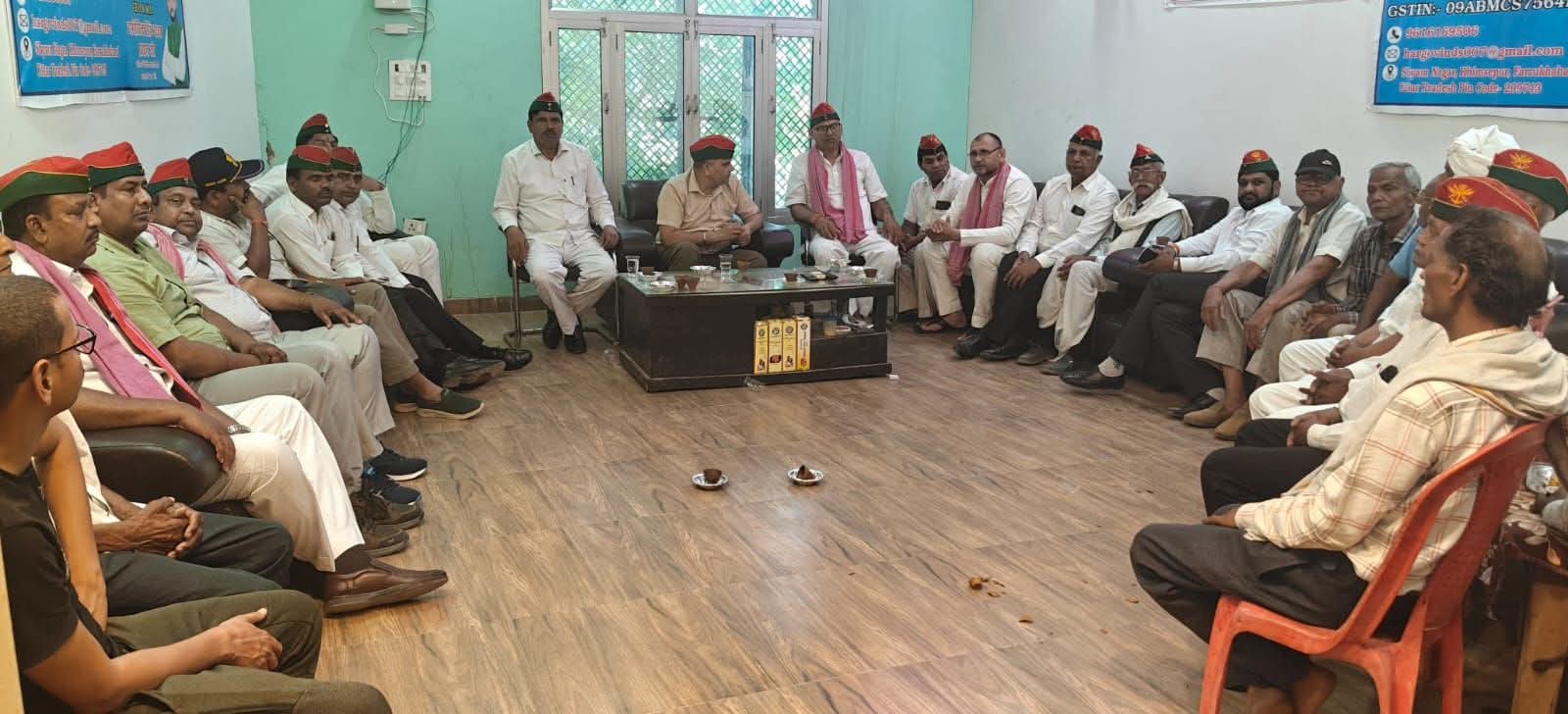 फर्रुखाबाद: अखिलेश को मुख्यमंत्री बनाकर नेताजी का ऋण चुकाएंगे सैनिक: कर्नल शरद शरण