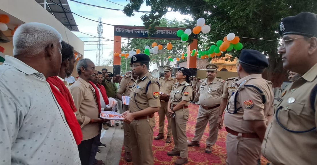 फर्रुखाबाद: नवाबगंज थाने का डीआईजी ने किया निरीक्षण, व्यवस्थाओं को दुरुस्त करने के दिए निर्देश