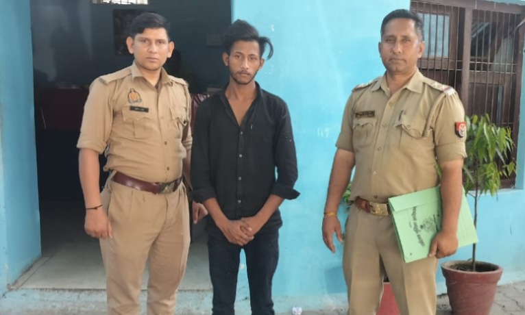 फर्रुखाबाद:नाबालिग को बहला-फुसलाकर ले जाने के मामले में वांछित आरोपी गिरफ्तार, पाक्सो एक्ट में कार्रवाई