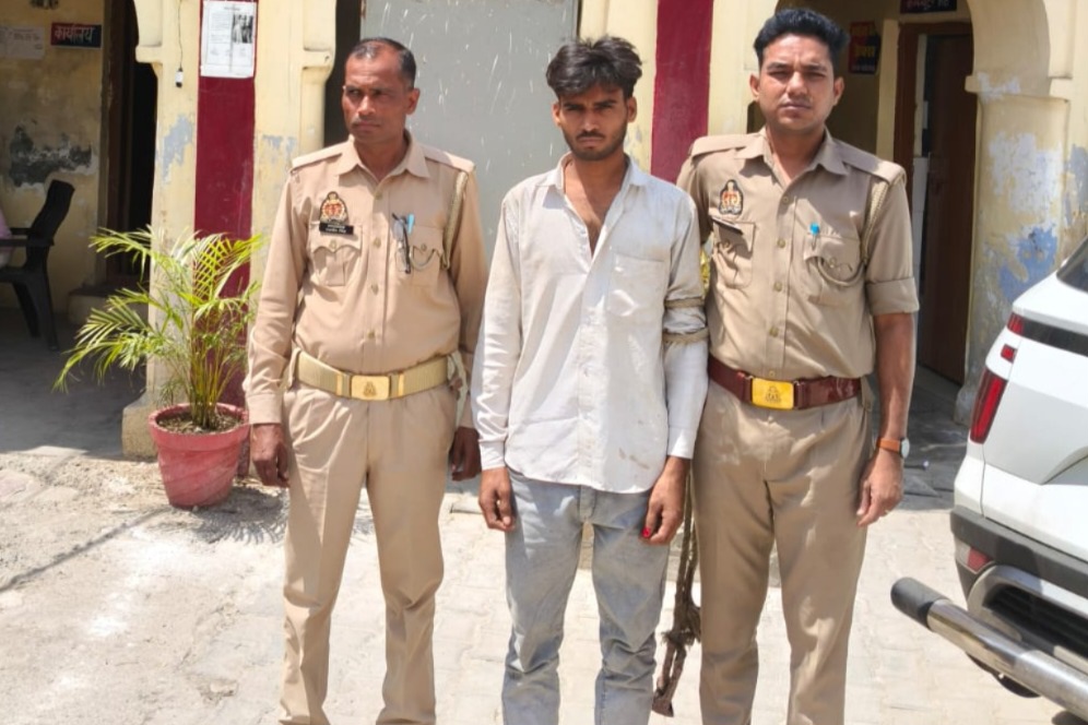 फर्रुखाबाद: नाबालिग को बहला-फुसलाकर भगाने के मामले में दो गिरफ्तार, फतेहगढ़ पुलिस की कार्रवाई