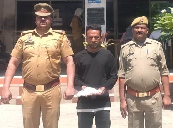 फर्रुखाबाद पुलिस की कार्रवाई, अवैध तमंचा व कारतूस सहित युवक गिरफ्तार