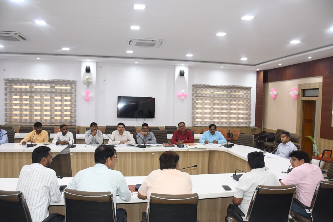 प्रयागराज: जिलाधिकारी की अध्यक्षता में सिंचाई बन्धु की बैठक सम्पन्न