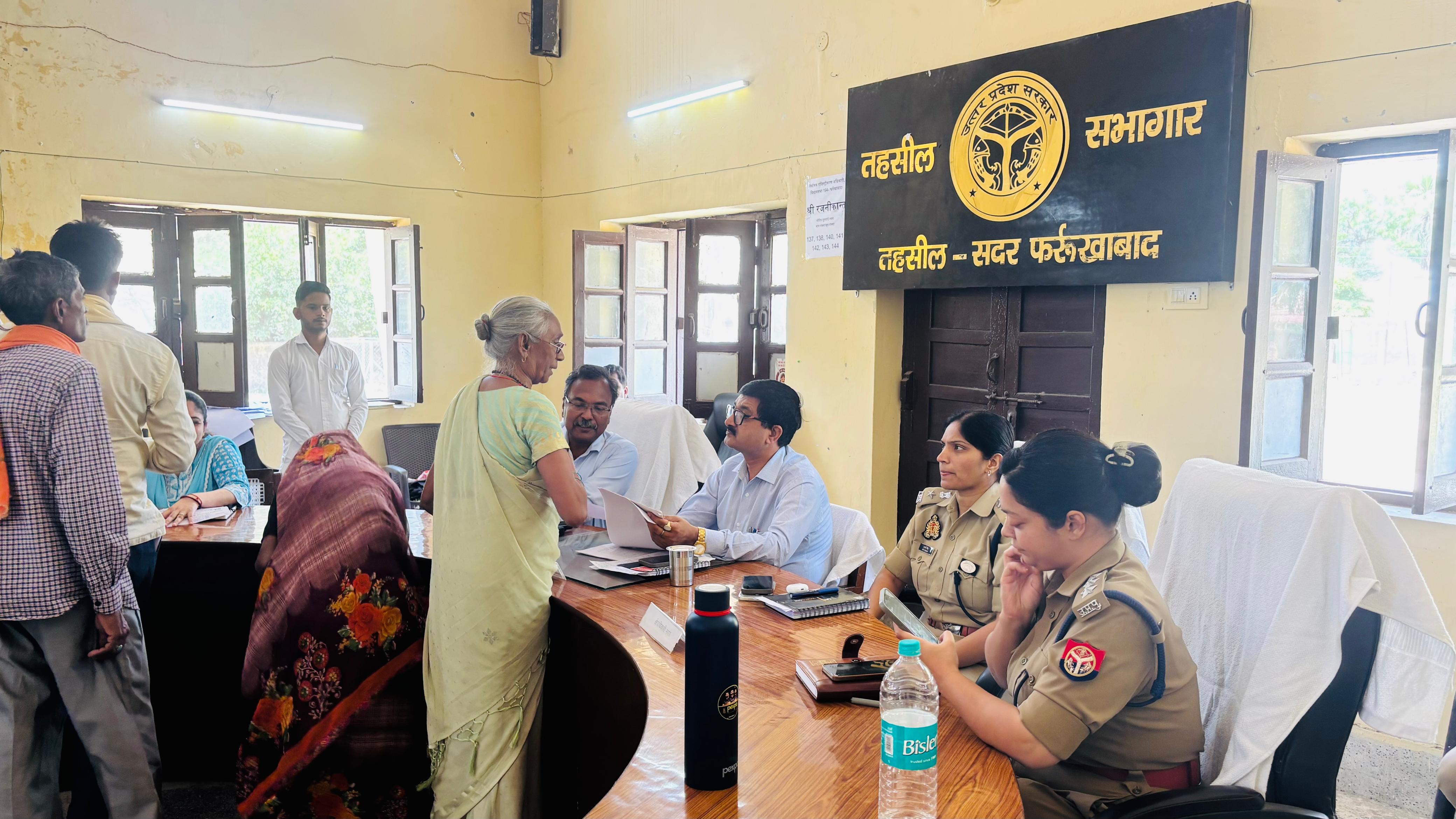 फर्रुखाबाद: सम्पूर्ण समाधान दिवस में 59 शिकायतें प्राप्त, 3 का मौके पर निस्तारण — डीएम ने दिए सख्त निर्देश