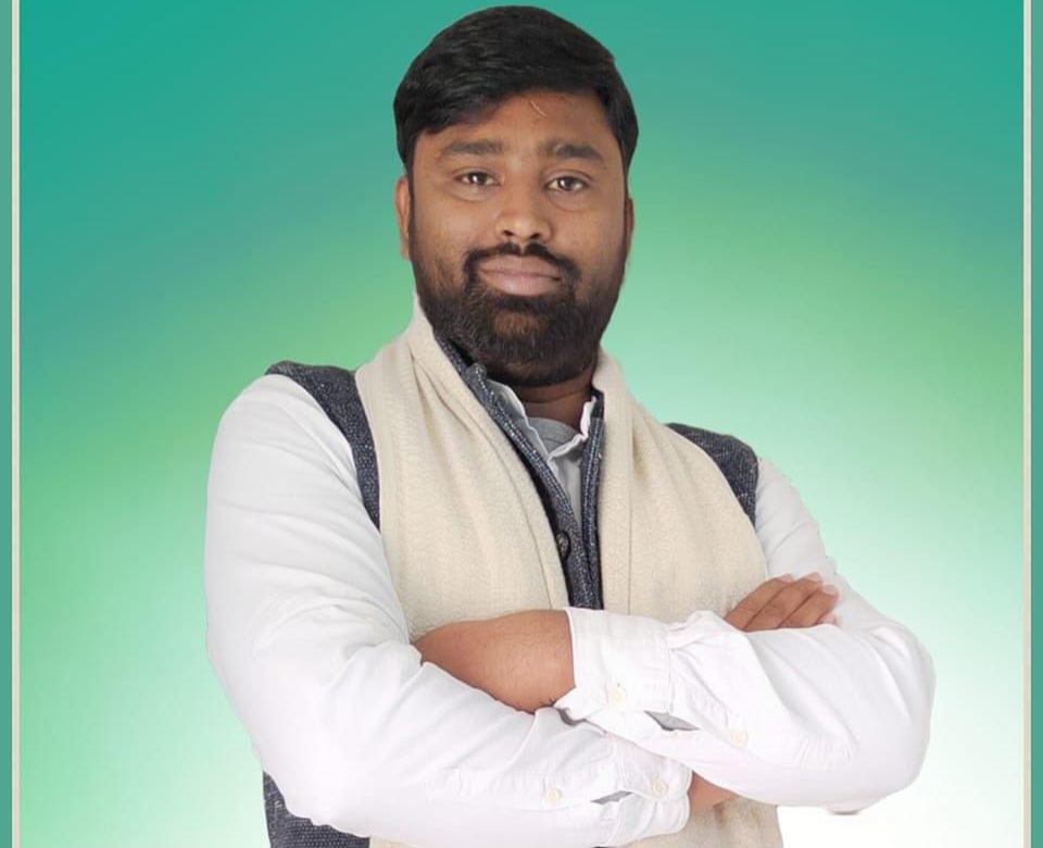 फर्रुखाबाद में सपा में घमासान: गौरव यादव आज़ाद ने पद से हटाए जाने पर जताई नाराज़गी, नेतृत्व पर उठाए सवाल