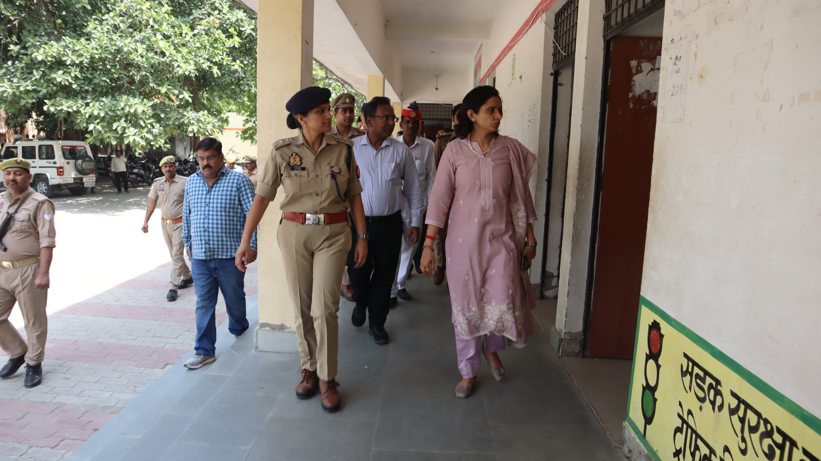 फर्रुखाबाद: होमगार्ड परीक्षा-2026 को लेकर प्रशासन सतर्क, डीएम व एसपी ने परीक्षा केंद्रों का किया निरीक्षण