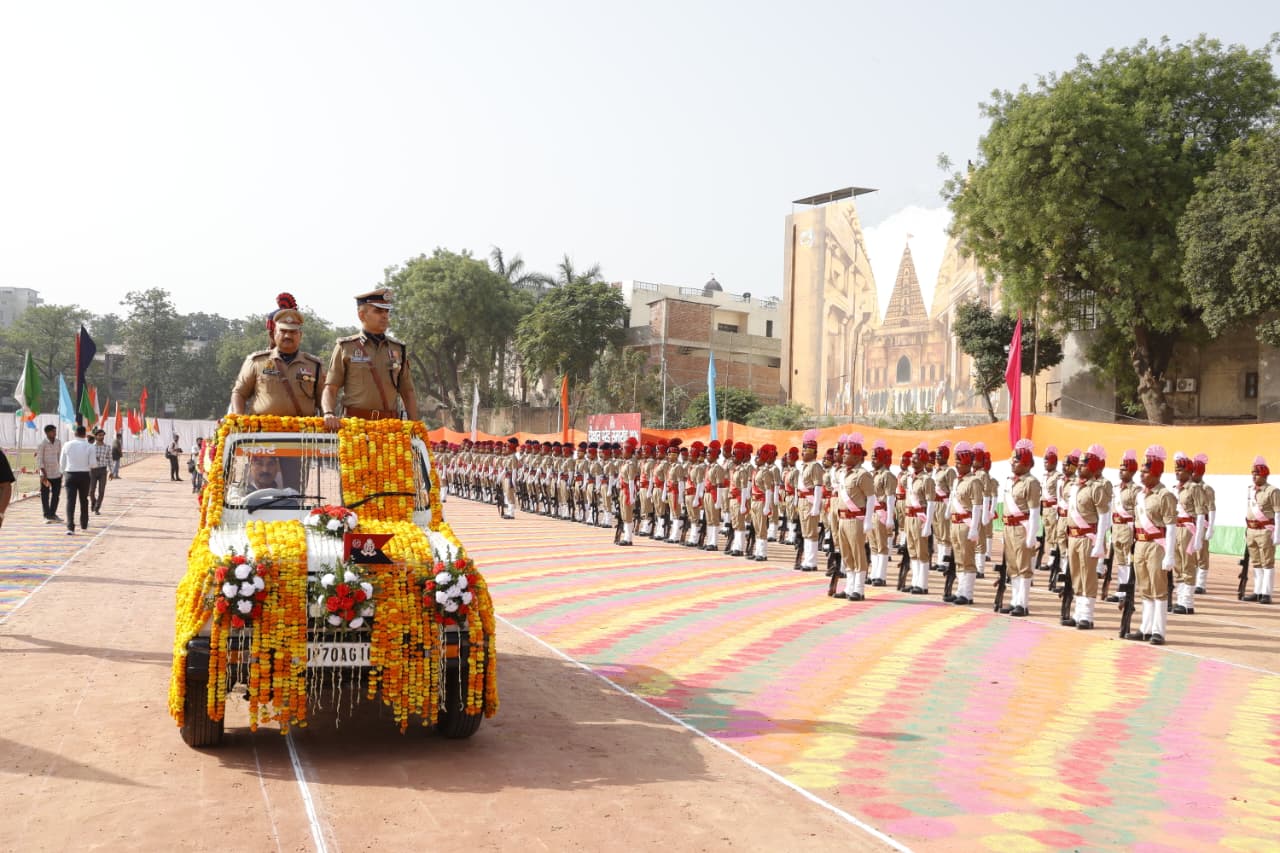 रिजर्व पुलिस लाइन्स कमिश्नरेट प्रयागराज में प्रशिक्षण पूर्ण कर चुके रिक्रूट आरक्षियों की Passing Out Parade (POP) का आयोजन किया गया