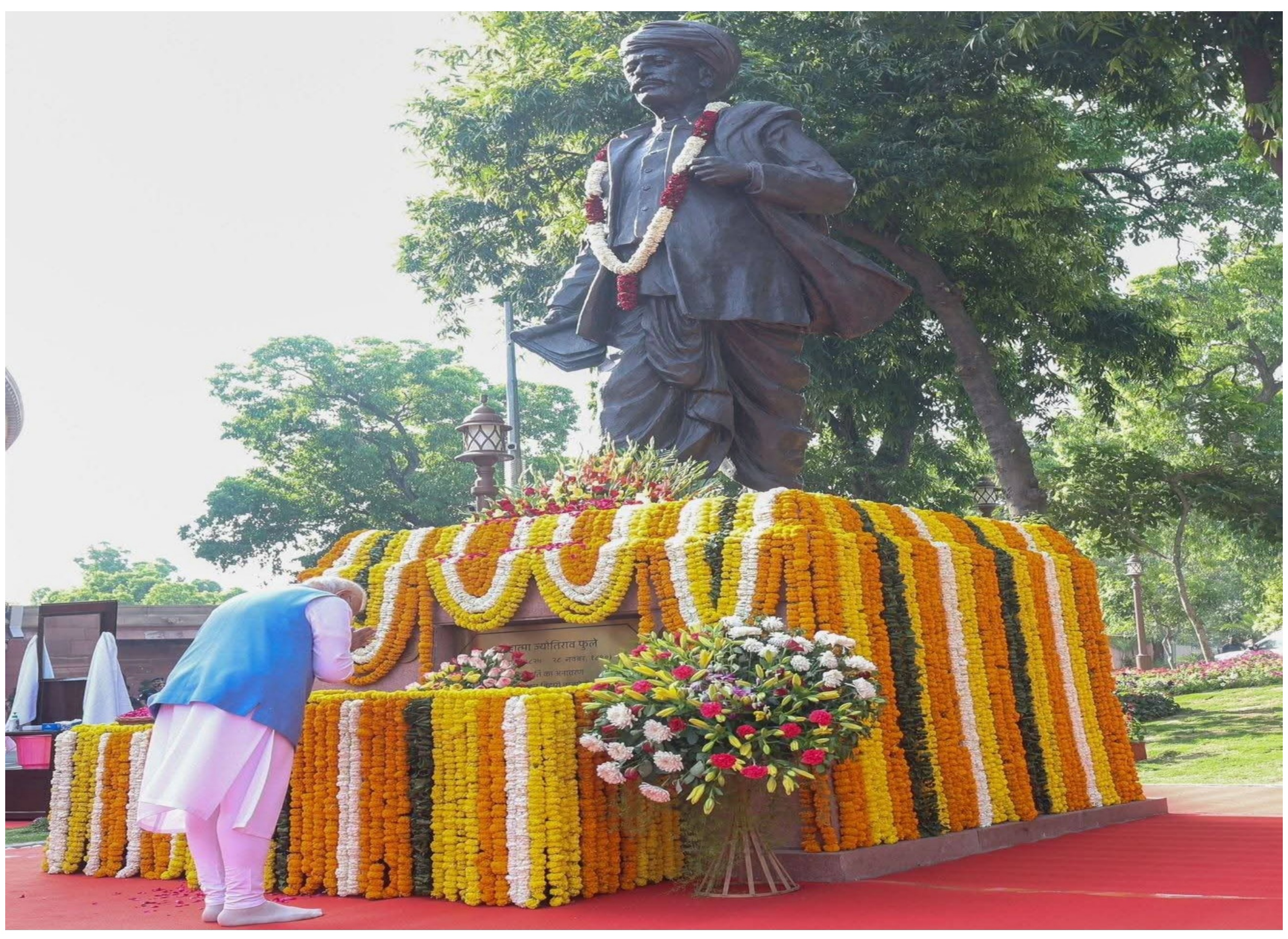 नई दिल्ली: संसद परिसर स्थित प्रेरणा-स्थल पर महात्मा ज्योतिबा फुले की 200वीं जयंती पर भव्य आयोजन