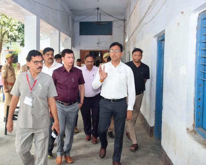लखीमपुर खीरी : होमगार्ड परीक्षा 2026 को लेकर प्रशासन सतर्क,डीएम एसपी ने लिया परीक्षा केंद्रों का जायजा
