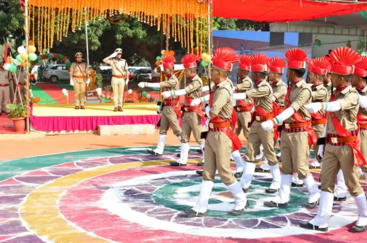लखीमपुर खीरी : पुलिसकर्मियों का भव्य दीक्षांत परेड समारोह,487 रिक्रूट आरक्षियों ने ली देश सेवा की शपथ