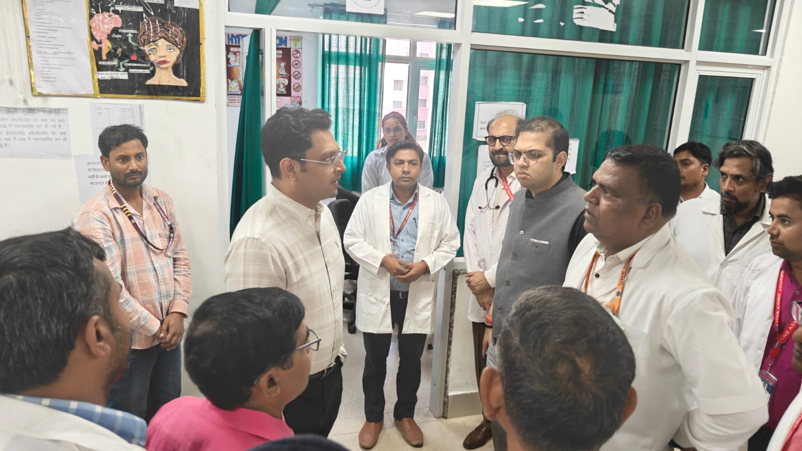 जौनपुर :जिलाधिकारी ने किया उमानाथ सिंह स्वशासी राज्य चिकित्सा महाविद्यालय का निरीक्षण, निर्माण कार्यों को शीघ्र पूर्ण करने के दिए निर्देश