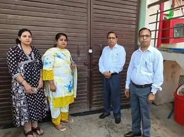 फर्रुखाबाद: ऑपरेशन के दौरान गर्भवती महिला की मौत के बाद सख्त कार्रवाई, गायत्री नर्सिंग होम सील