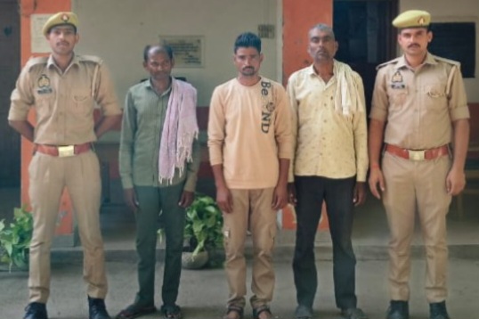 फर्रुखाबाद:फर्जी विक्रय पत्र तैयार करने वाले गिरोह का पर्दाफाश, 3 आरोपी गिरफ्तार