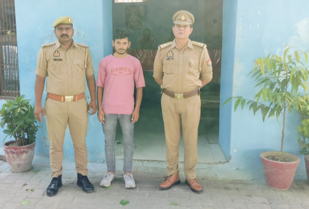 फर्रुखाबाद:कमालगंज पुलिस ने नाबालिग को बहला-फुसलाकर भगाने के मामले में आरोपी को किया गिरफ्तार