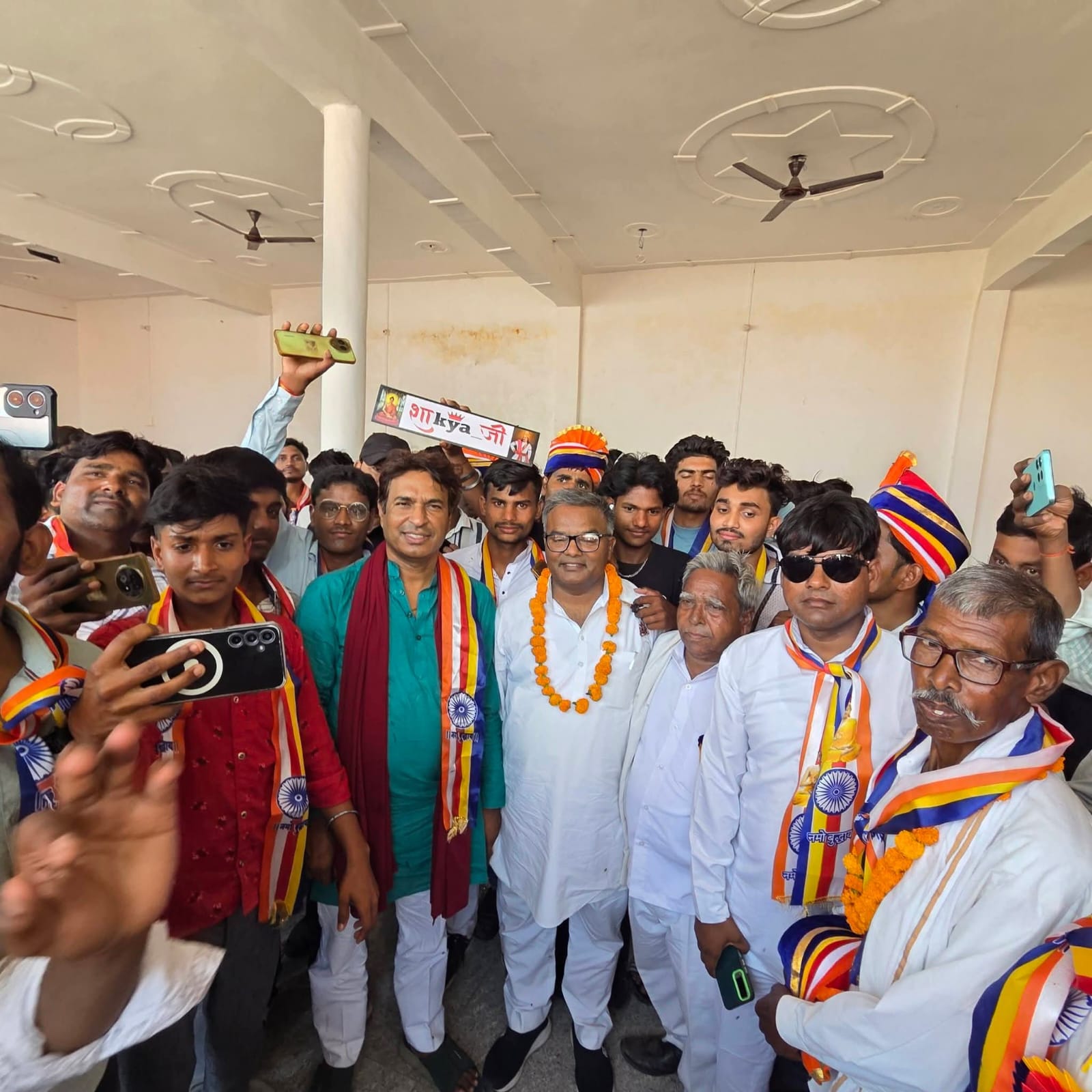 एटा:जैंथरा में निकली विशाल बौद्ध धर्म शोभा यात्रा, युवाओं में दिखा उत्साह